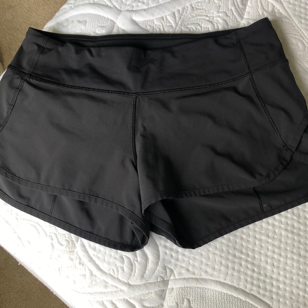 Lululemon Speed Up short size 6